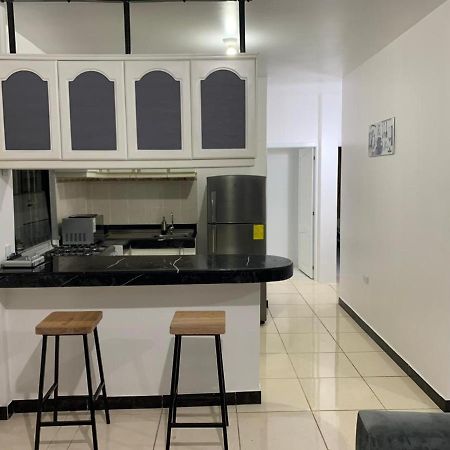 Comfortable 3-Bedroom Apartment, Close To The American Consulate Guayaquil Exterior foto